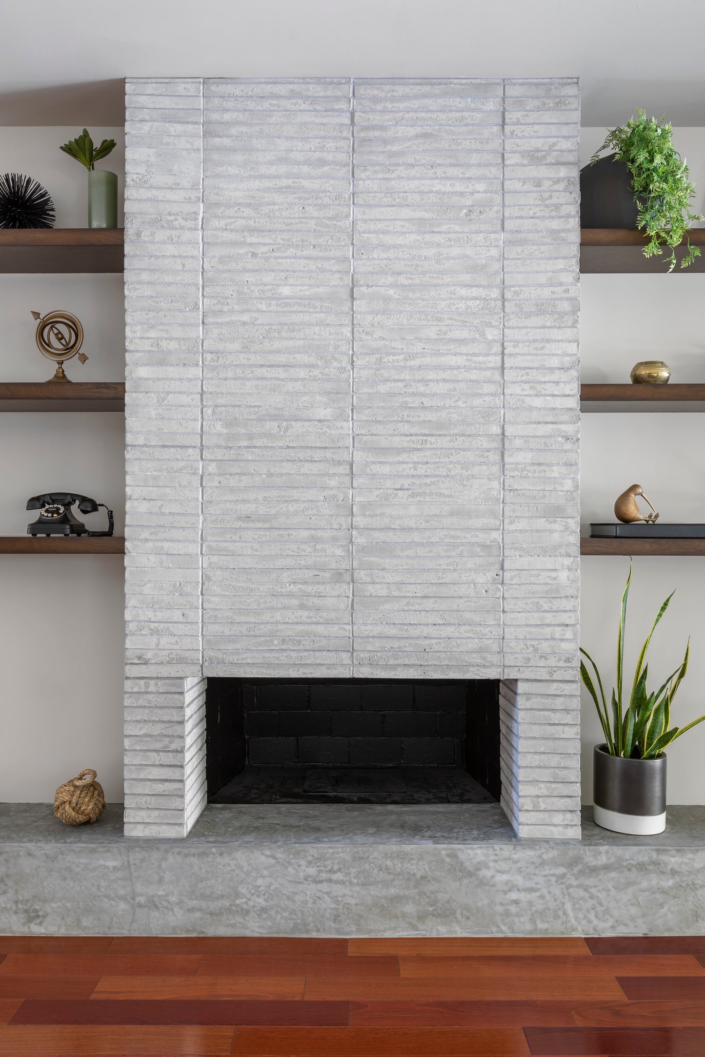 Newport Brick in Early Grey Limestone 2"x20"