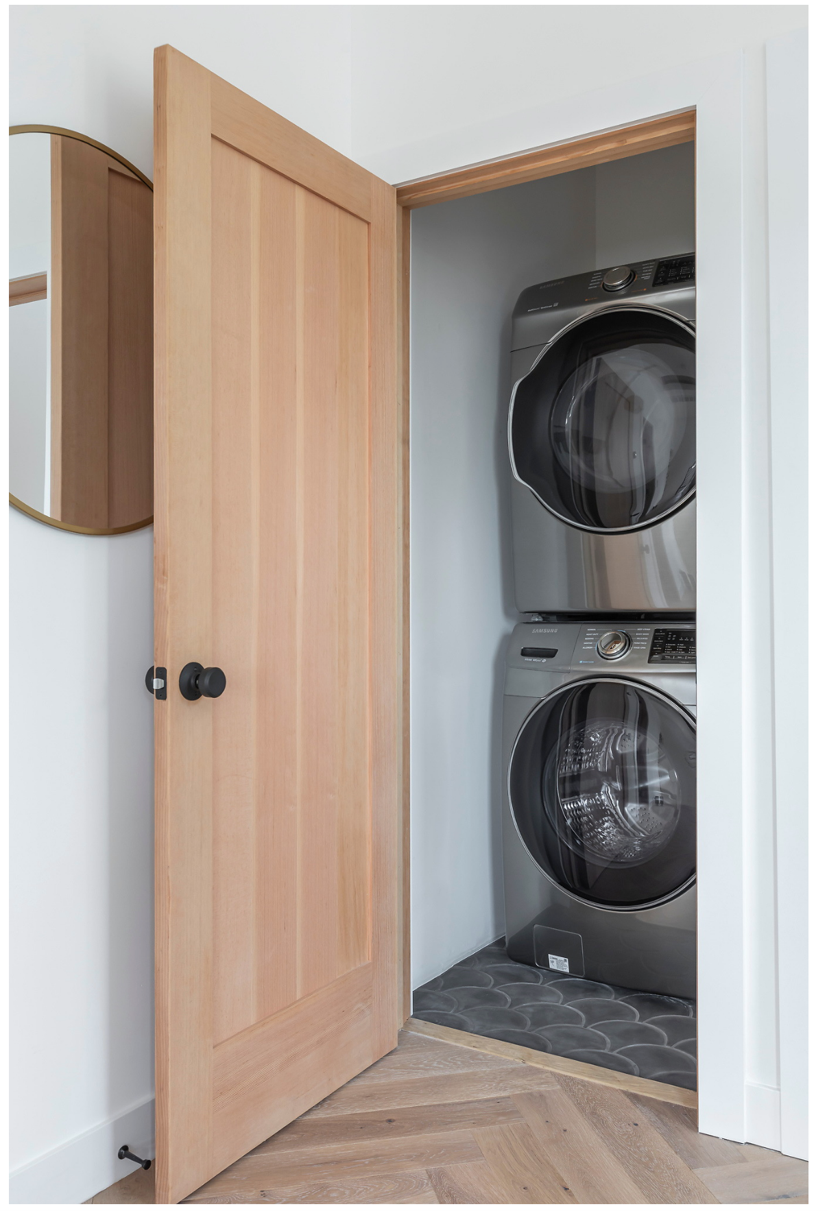 Willow + Wild Conche In Graphite Arabesque - 4 Piece Tile Sample - Ships US Postal Service