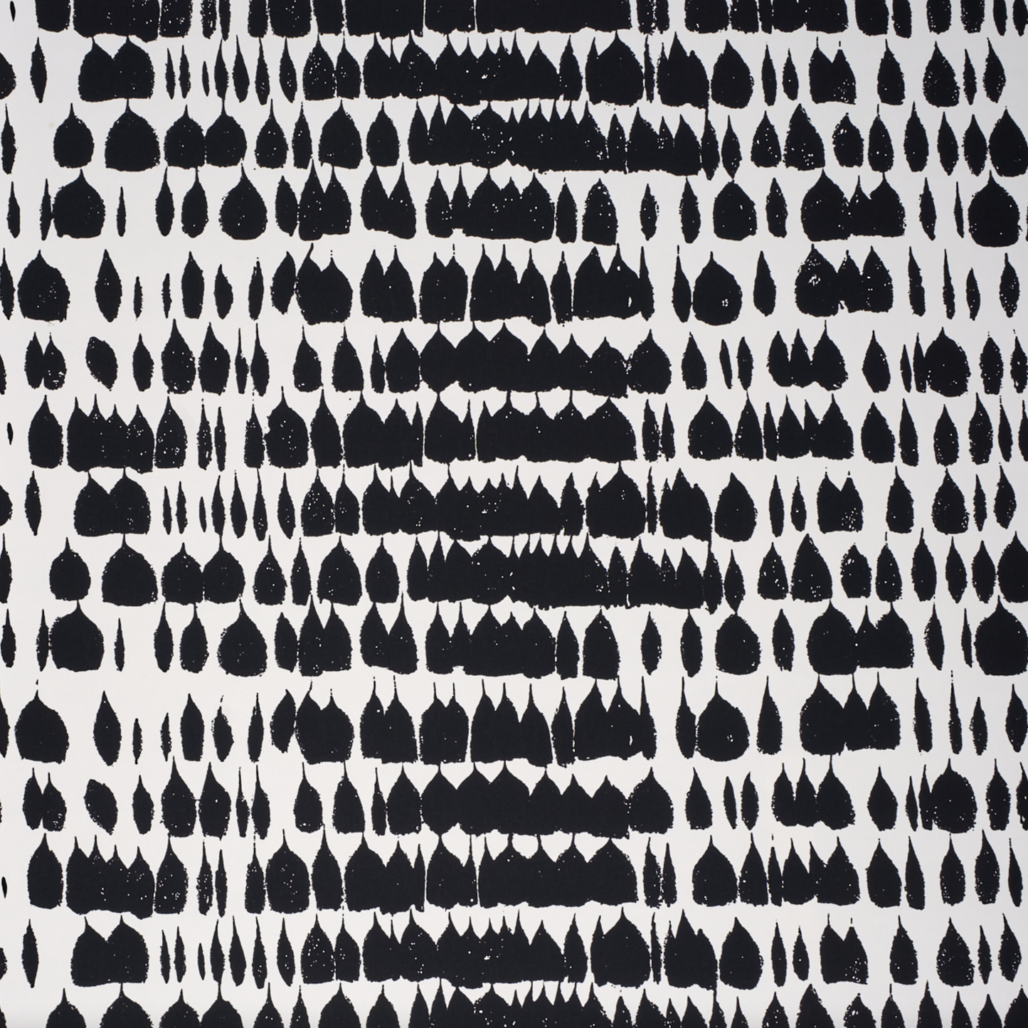 The Queen of Black and White Wallpaper