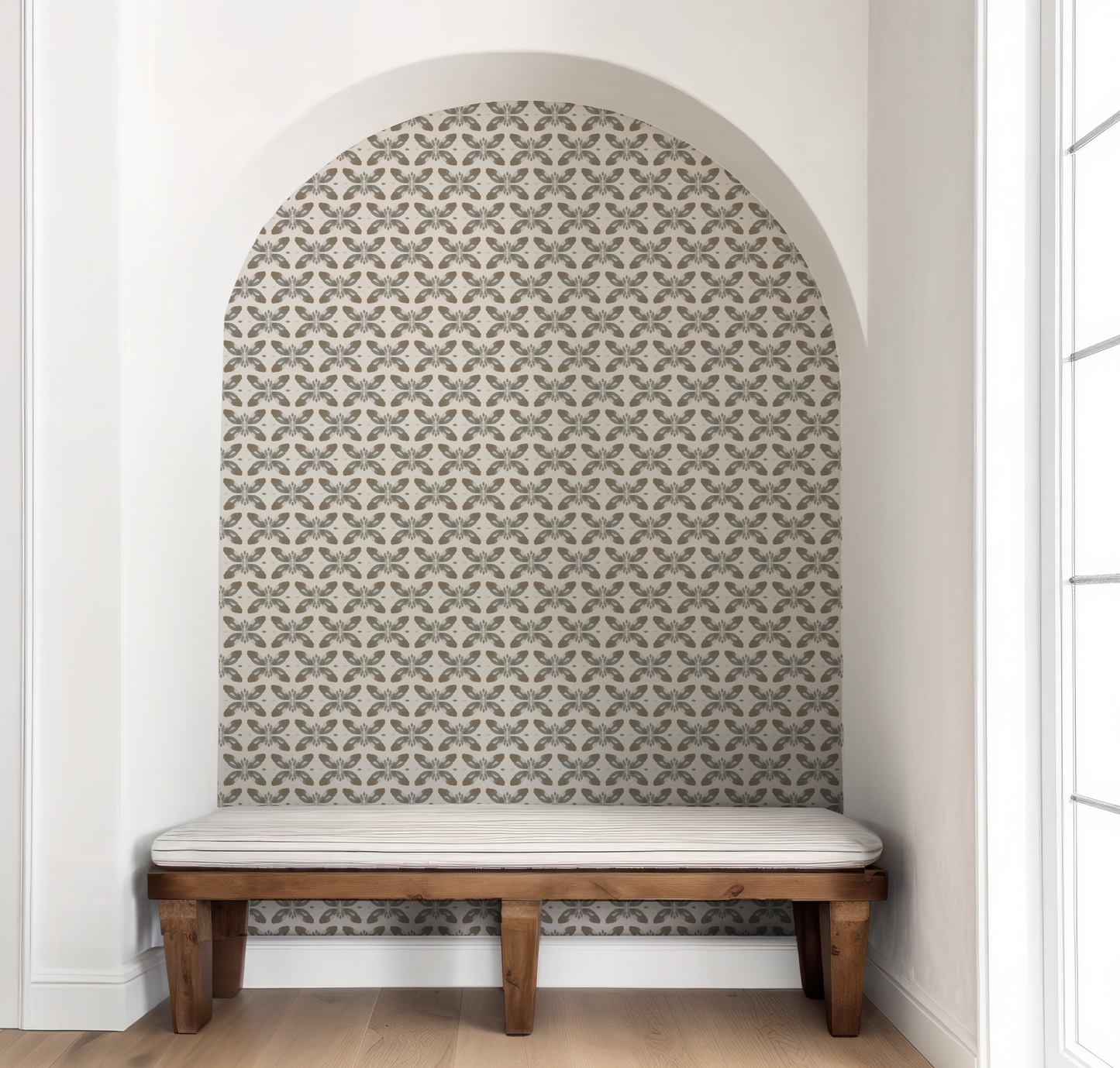 Vintage Floral Wallpaper On Off White Fleur