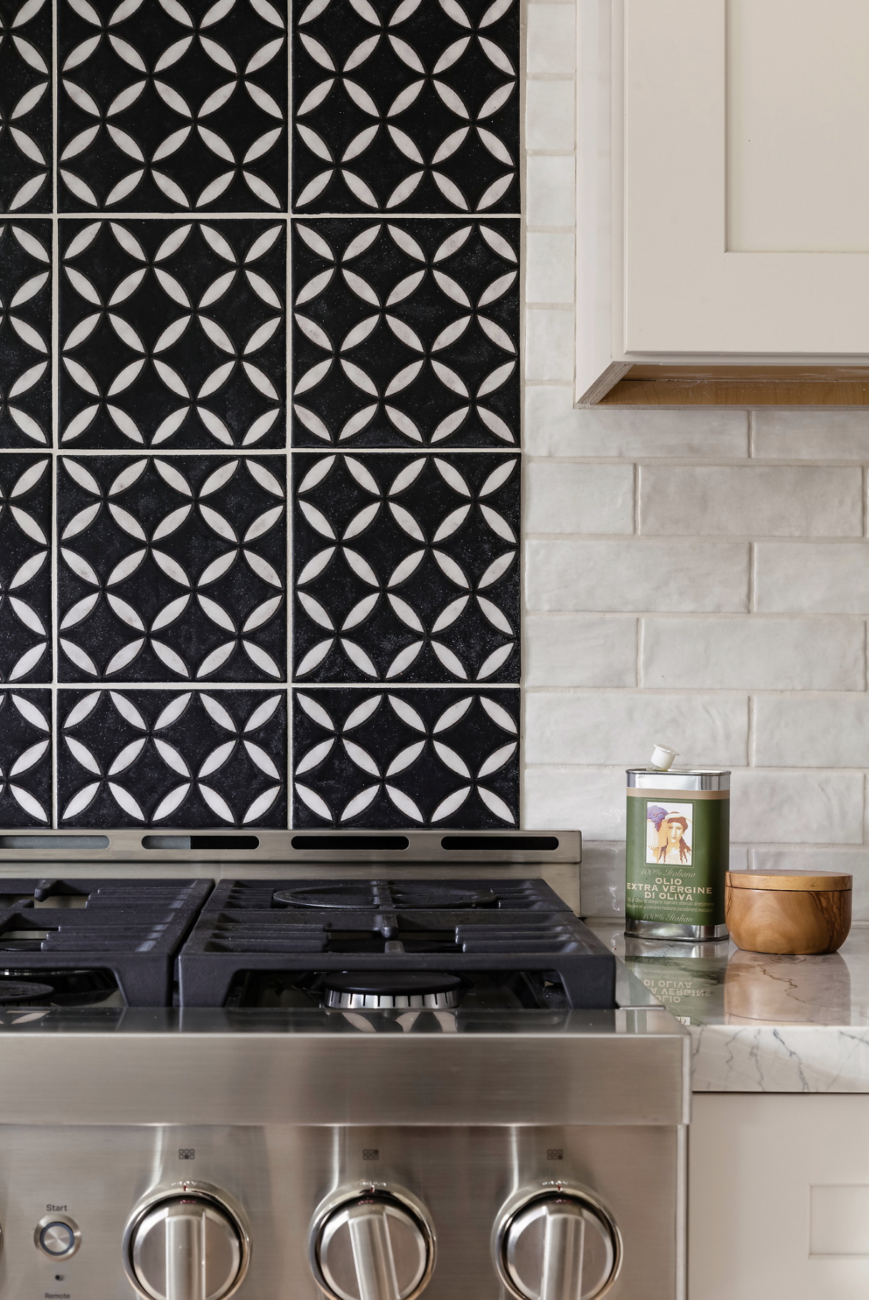 Black and White Backsplash Tile 8" x 8"